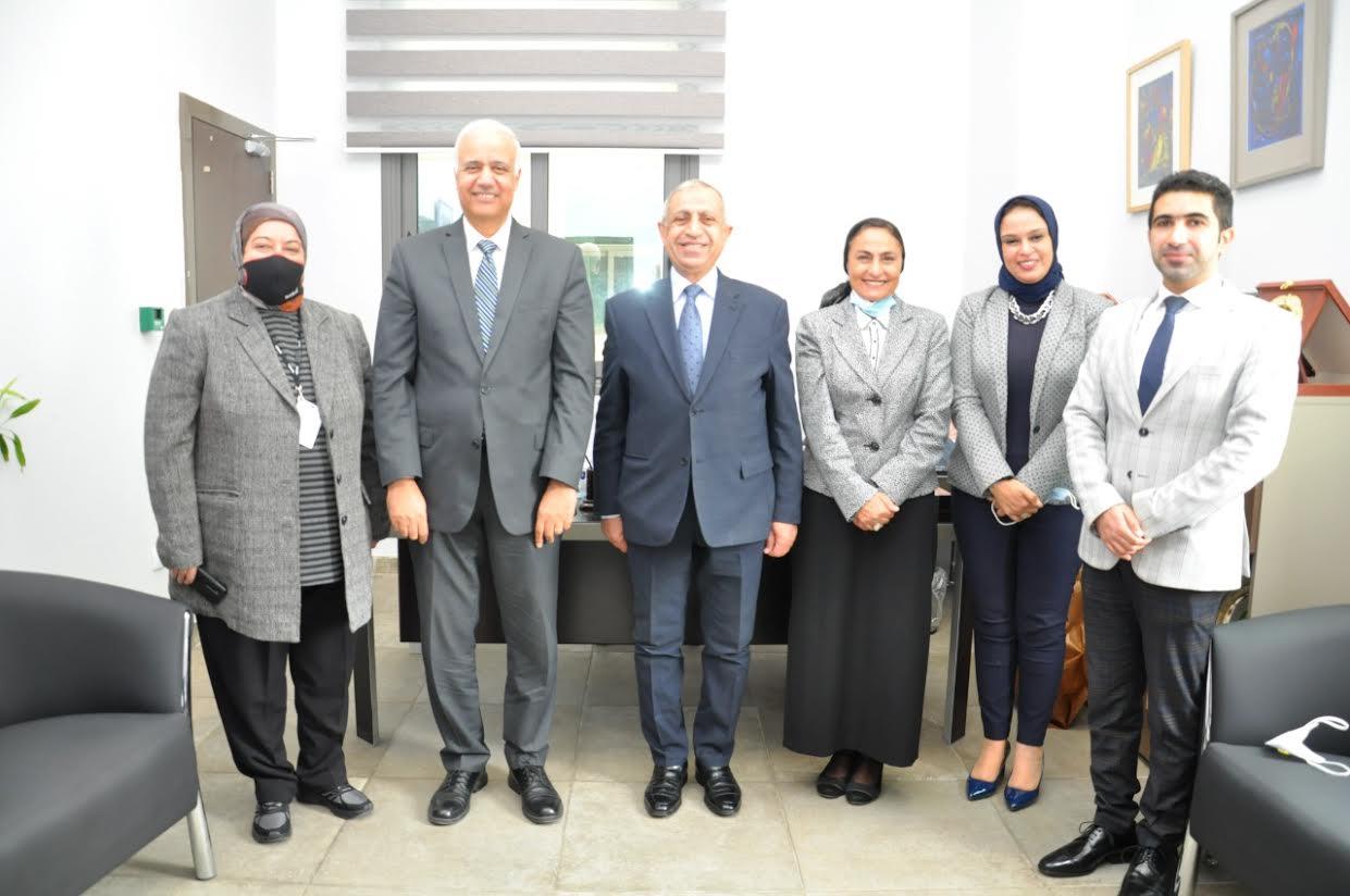 رئيس الأكاديمية العربية يزور جامعة العلمين الأهلية