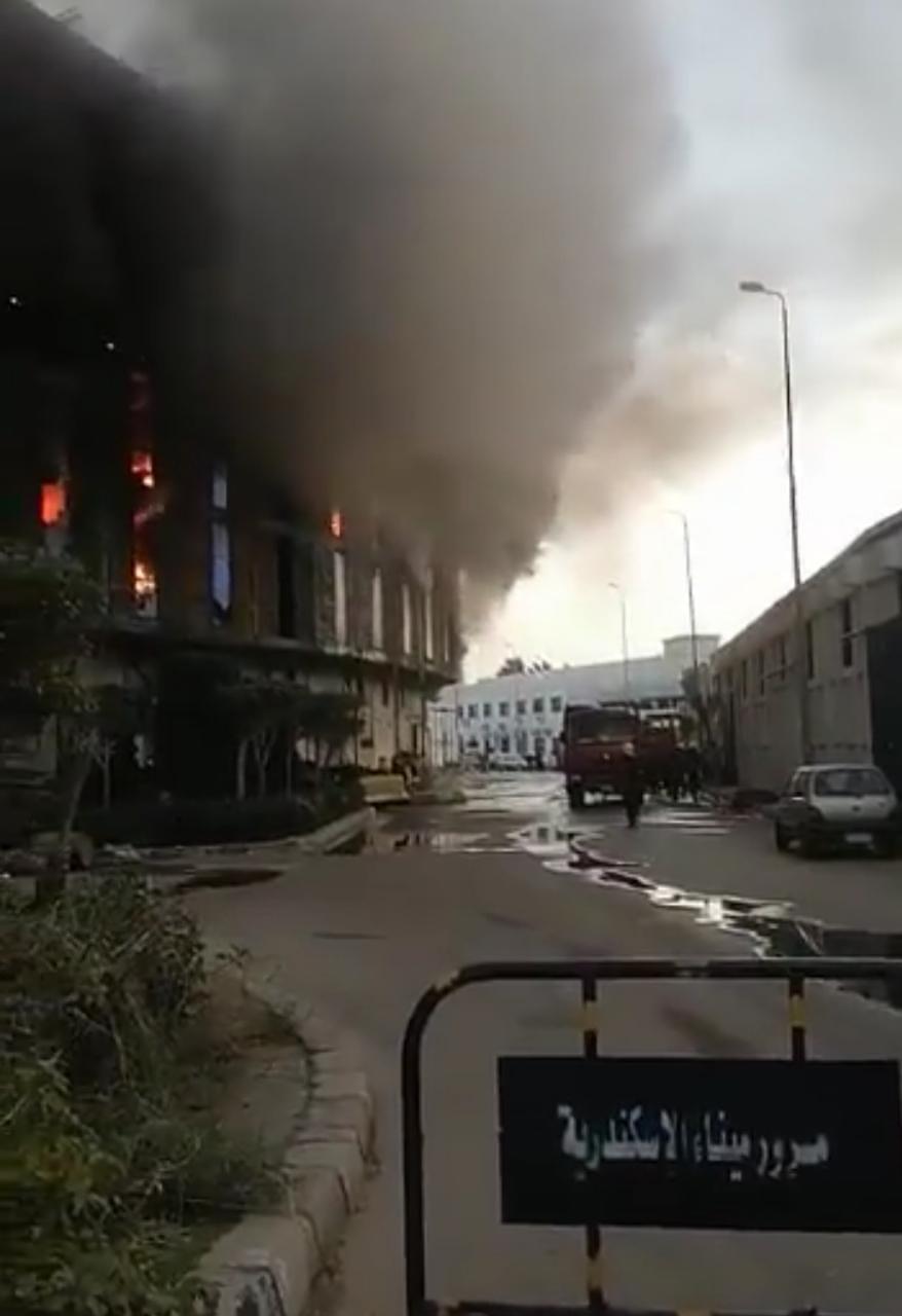 حريق مخزن بميناء الإسكندرية 