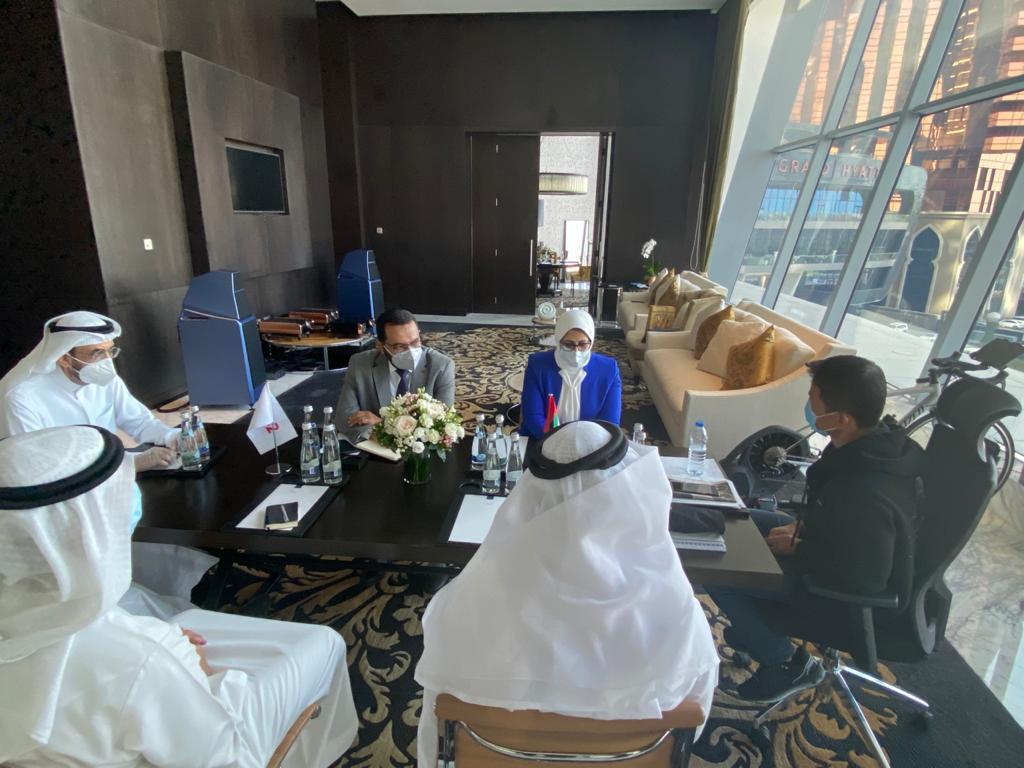 وزيرة الصحة تلتقي الرئيس التنفيذي لمجموعة G42 الإماراتية 