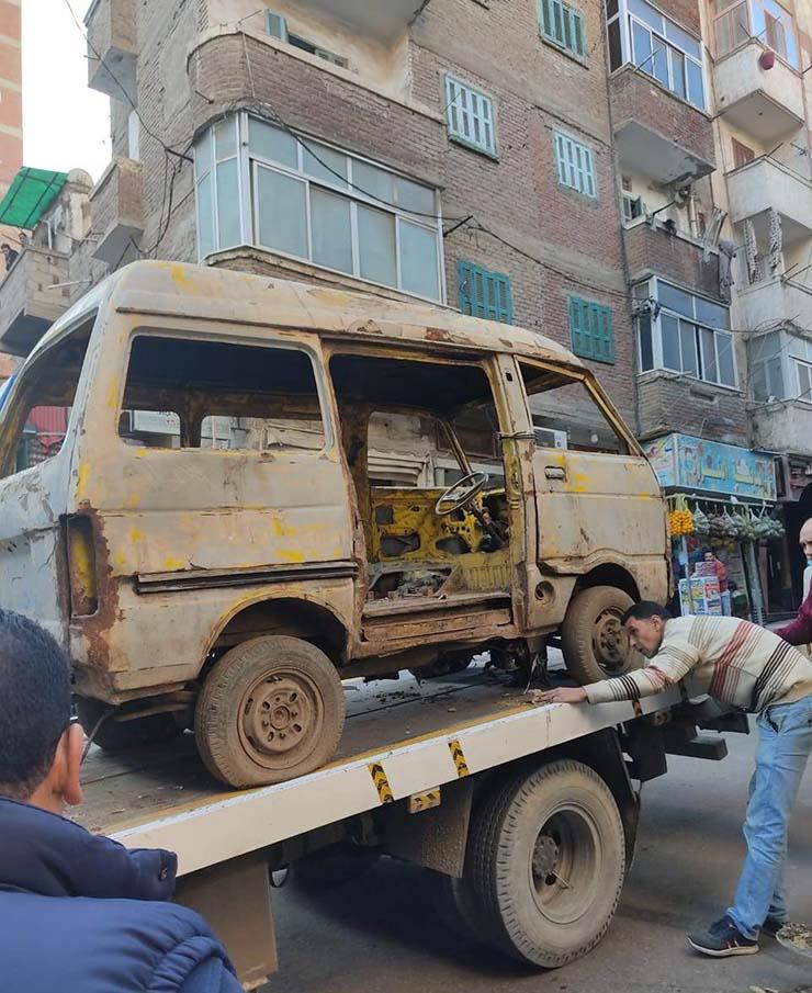  المرور: رفع 52 سيارة ودراجة نارية متروكة ومتهالكة بشوارع القاهرة والجيزة