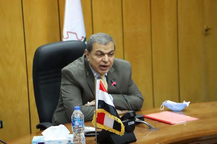القوى العاملة: "سجل نفسك" لا تهدف لفرض ضرائب أو رسوم على المصريين بالخارج القوى العاملة: "سجل نفسك" لا تهدف لفرض ضرائب أو رسوم على المصريين بالخارج