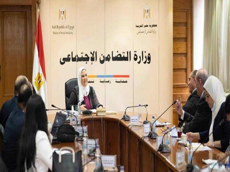 "القوى العاملة" تكشف حقيقة صرف منحة الـ500 جنيه للأسر غير القادرة "القوى العاملة" تكشف حقيقة صرف منحة الـ500 جنيه للأسر غير القادرة