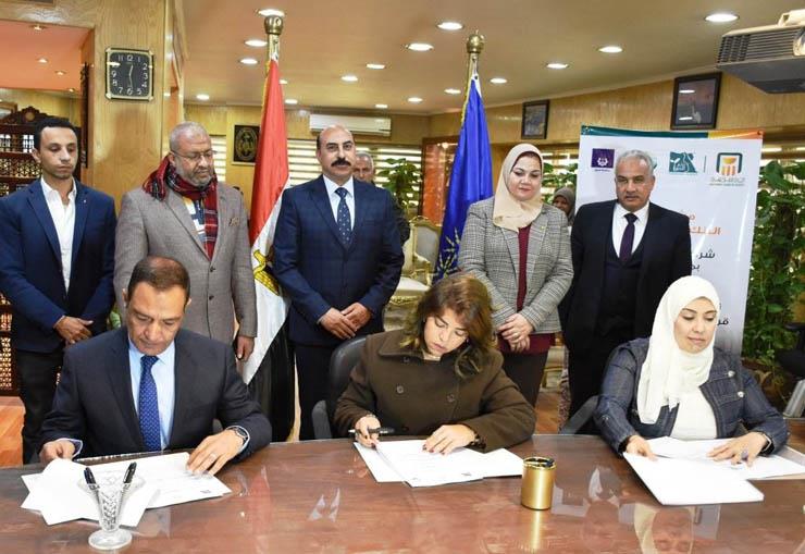 توقيع بروتوكول تعاون بين مصر الخير والبنك الأهلى وشركة مياه الشرب بأسوان