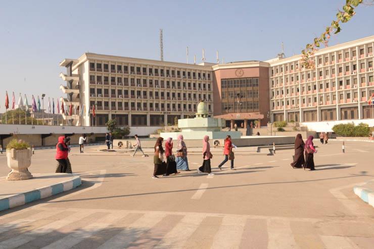 جامعة أسيوط تفتح أبوابها لاستقبال 84 ألف طالب ... يام عودة الدراسة بالفصل الدراسي الثاني 