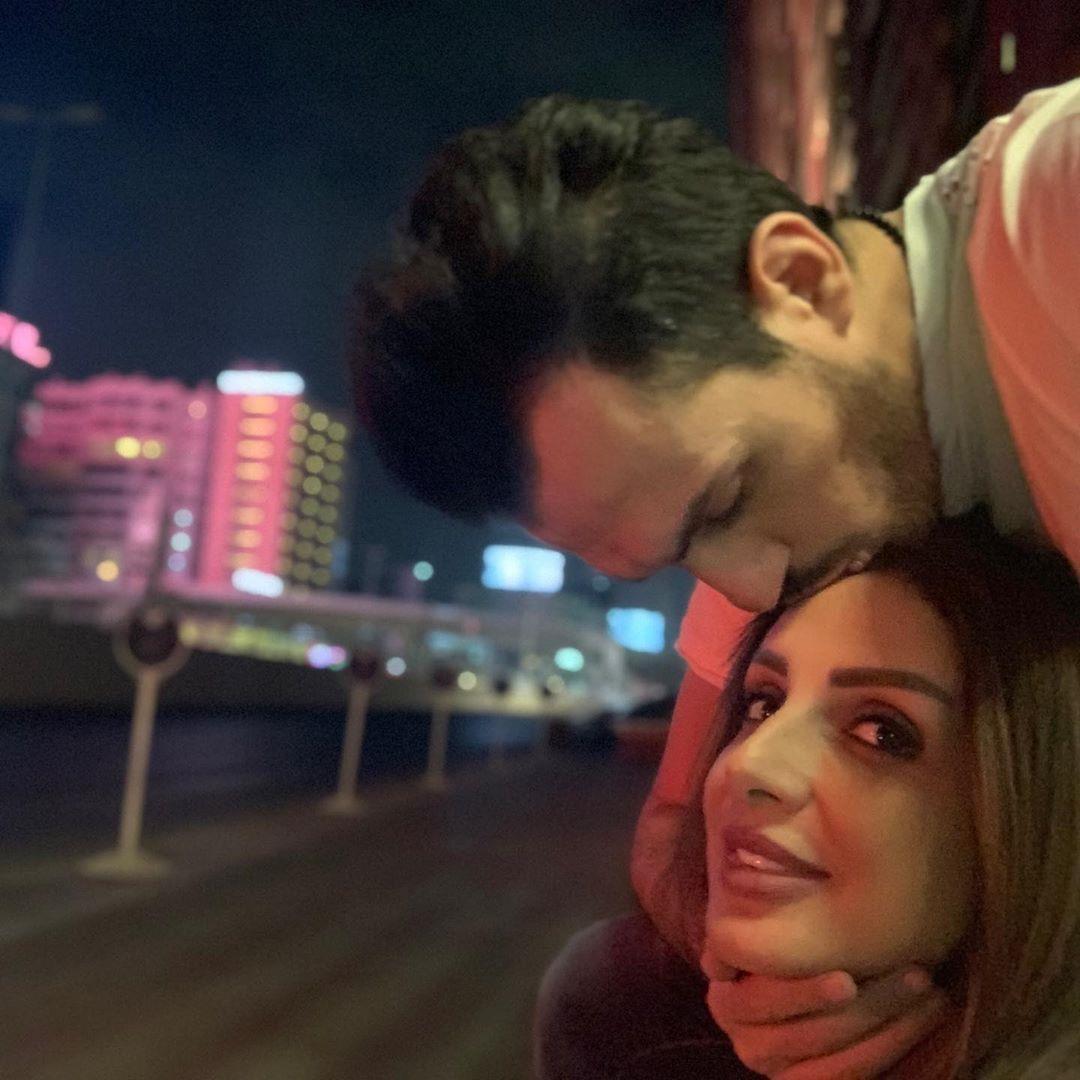 أحمد إبراهيم ينشر صورة وهو يقبل رأس أنغام: حقك علي.. ووالدها: انفصلا أحمد إبراهيم ينشر صورة وهو يقبل رأس أنغام: حقك علي.. ووالدها: انفصلا