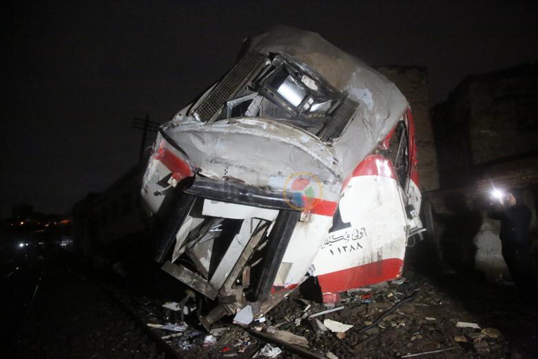 كامل الوزير يصل موقع حادث قطاري روض الفرج