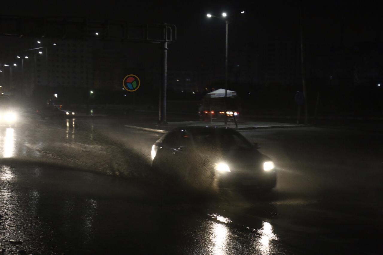 أمطار غزيرة على طريق الاوتوستراد