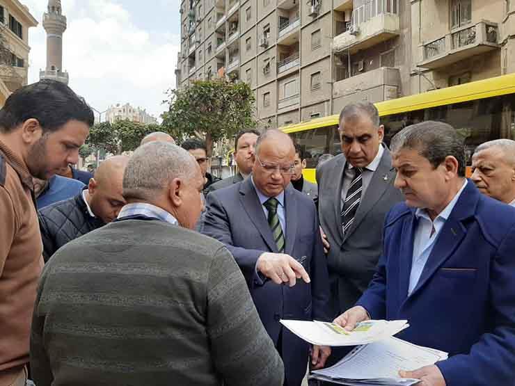 محافظ القاهرة يزور المركز التكنولوجي لخدمة المواطنين ويوجه بحل مشكلاتهم