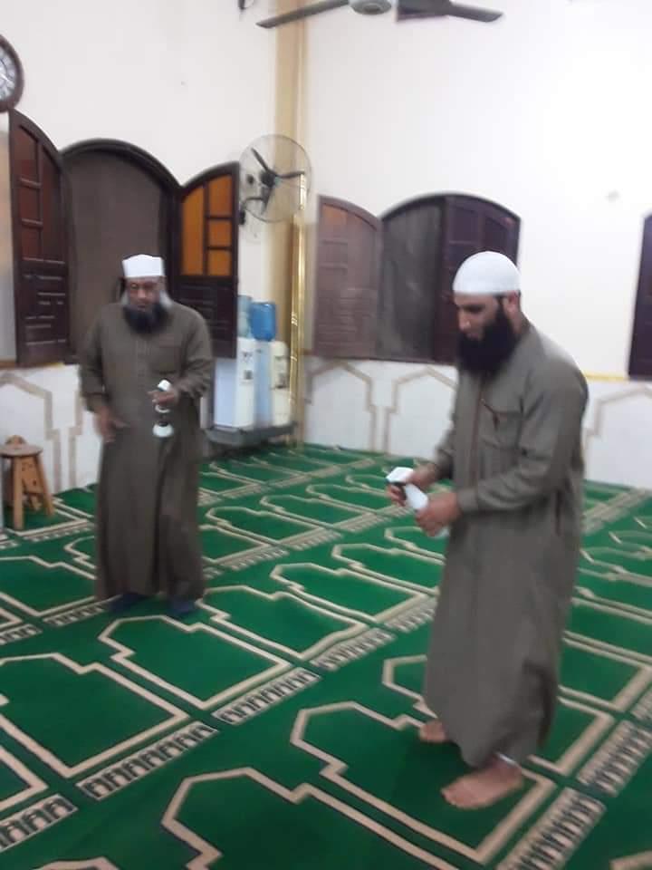 أثناء تطهير المساجد