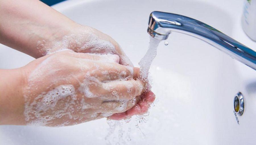 غسل اليدين باستمرار