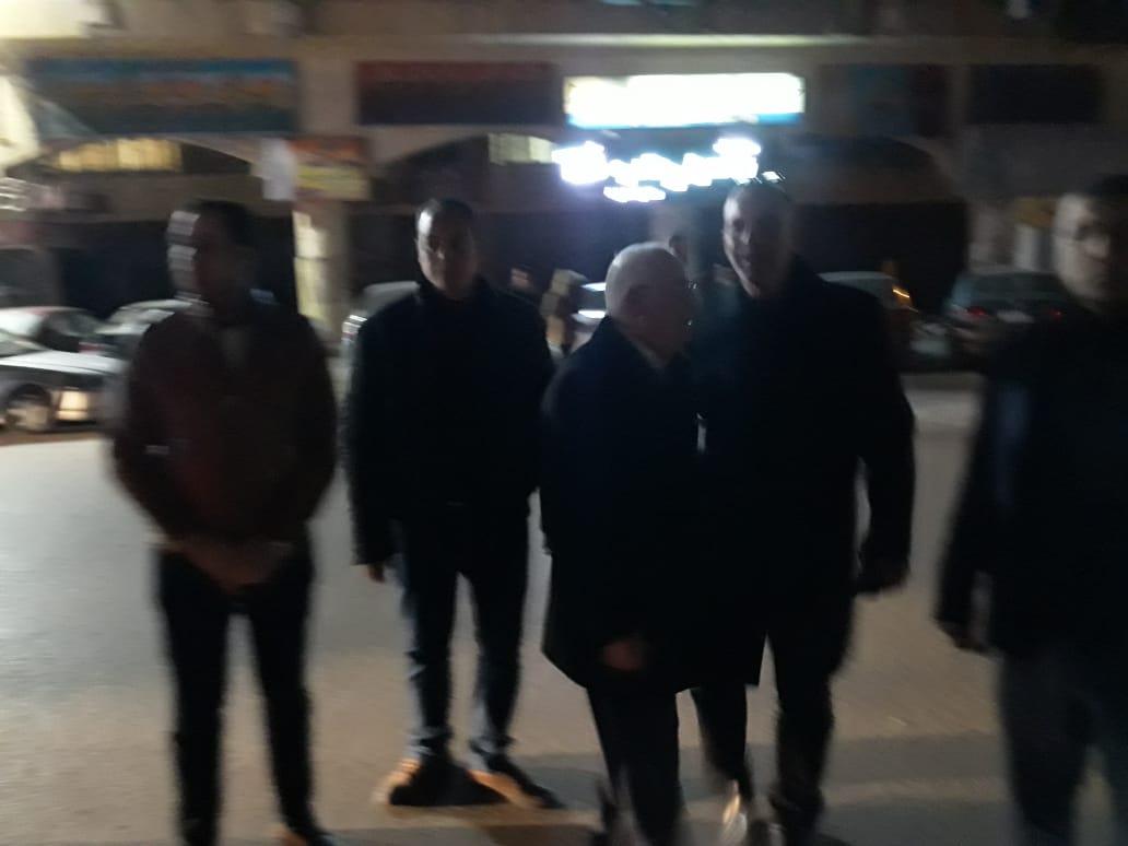 محافظ بورسعيد يتابع ميدانيا غلق المطاعم والكافتيريات