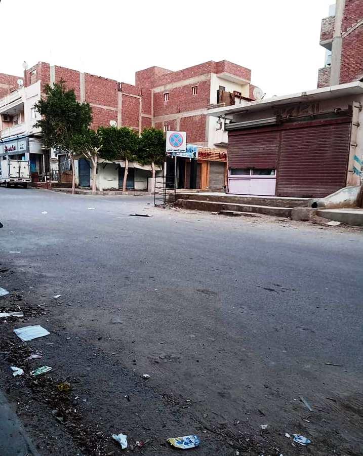 الالتزام بقرار غلق المحلات بمدينة الطور