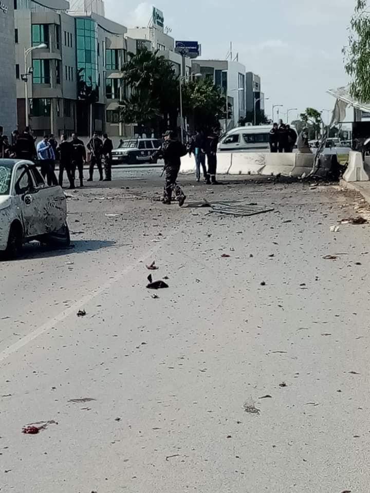 إرهابي يفجر نفسه قرب السفارة الأمريكية في تونس