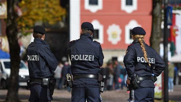 مقتل 7 أشخاص في إطلاق نار بوسط فيينا وانتحار المشتبه به في ارتكاب الحادث مقتل 7 أشخاص في إطلاق نار بوسط فيينا وانتحار المشتبه به في ارتكاب الحادث