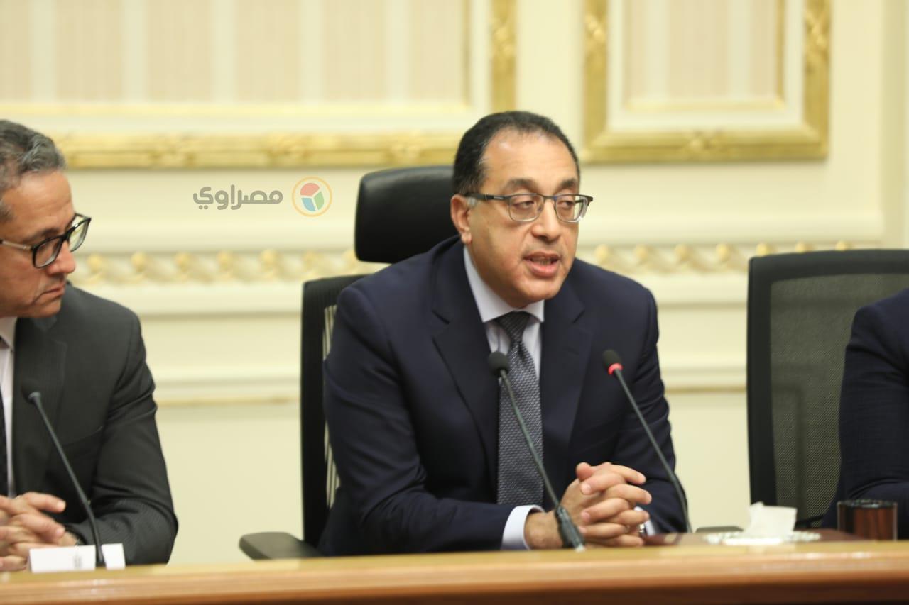متحدث الوزراء يكشف 5 فعاليات يطبق عليها قرار الحظر بسبب "كورونا" متحدث الوزراء يكشف 5 فعاليات يطبق عليها قرار الحظر بسبب "كورونا"
