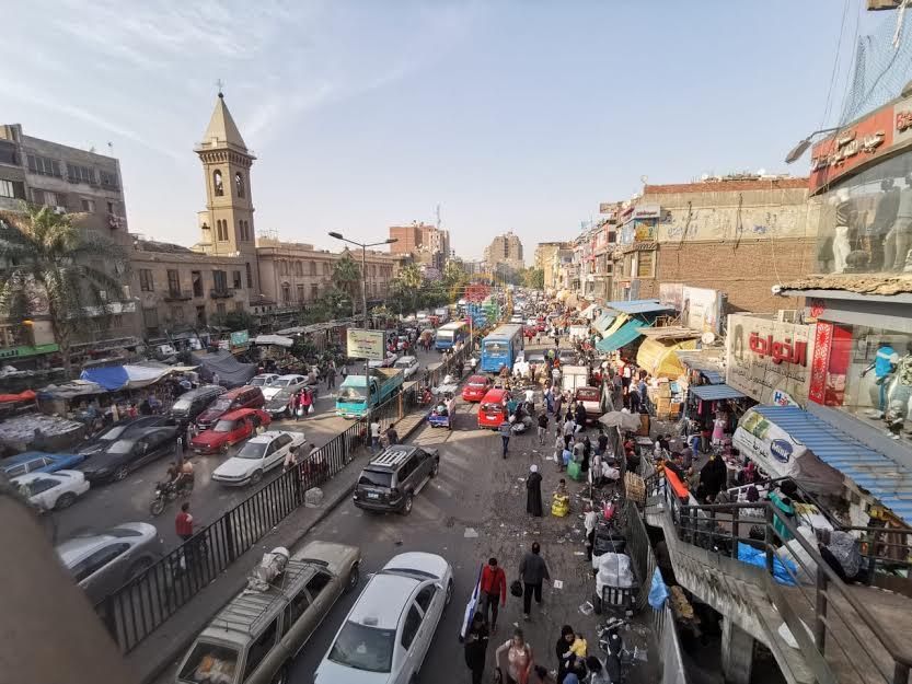 زحام شديد بشوارع الموسكي رغم التحذيرات