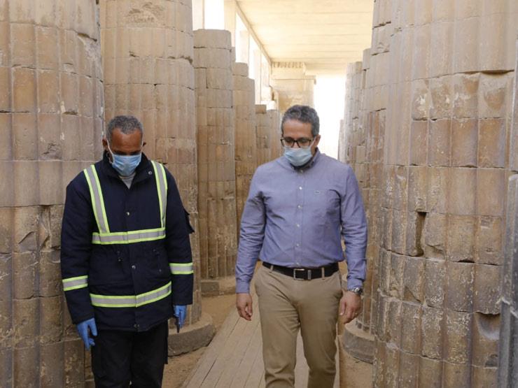 وزير الاثار يتفقد أعمال الحفائر الأثرية 