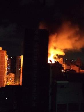 حريق بعقار وسط الإسكندرية