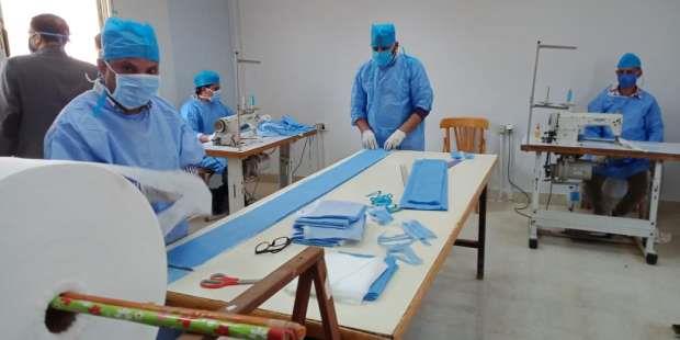 تدشين أول ورشة لتصنيع الكمامات الطبية بجامعة بنها