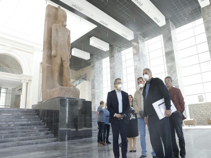 وزير الآثار يتفقد متحف العاصمة الإدارية