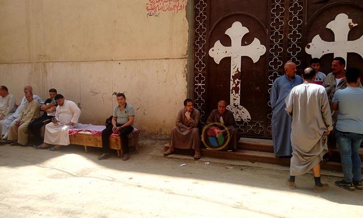 أهالي المنيا ينتظرون وصول جثمان شهيد سيناء