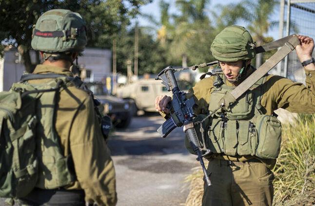 الاحتلال الإسرائيلي يعتقل 11 فلسطينيا من الضفة الغربية الاحتلال الإسرائيلي يعتقل 11 فلسطينيا من الضفة الغربية