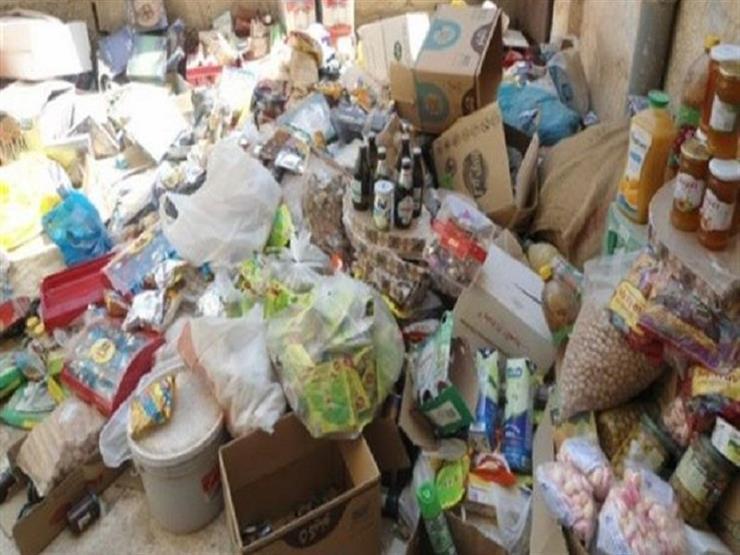 ضبط صاحب محل بحوزته 11 طن سلع غذائية مجهولة المصدر بالقاهرة ضبط صاحب محل بحوزته 11 طن سلع غذائية مجهولة المصدر بالقاهرة