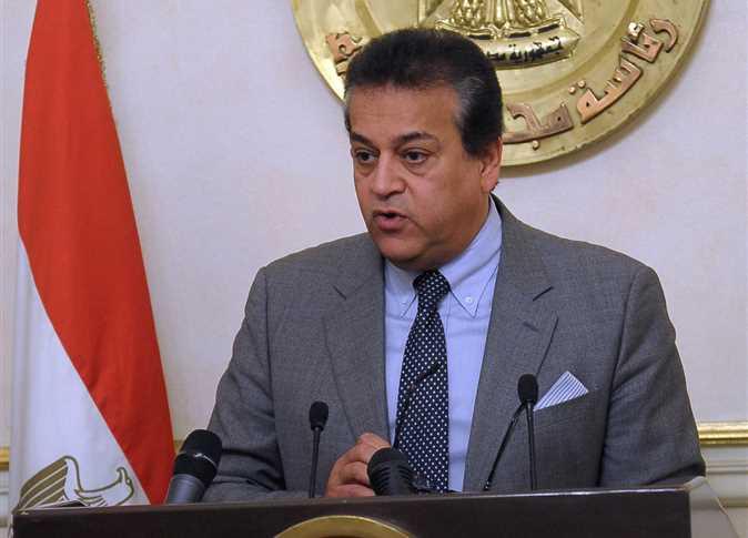 وزير التعليم العالي يدلي بصوته في انتخابات مجلس النواب بالقاهرة الجديدة وزير التعليم العالي يدلي بصوته في انتخابات مجلس النواب بالقاهرة الجديدة