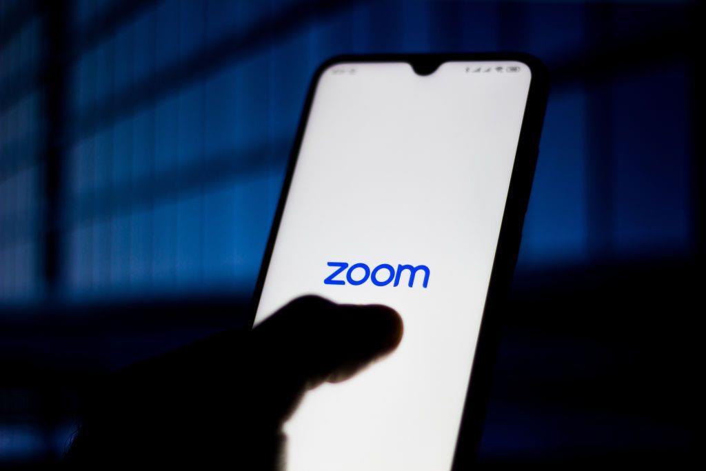 شركة "زووم" تعتذر عن تصريحها بشأن عدد مستخدمي تطبيقها اليومي شركة "زووم" تعتذر عن تصريحها بشأن عدد مستخدمي تطبيقها اليومي