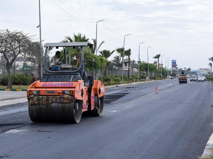 أعمال رصف طريق الإسكندرية الزراعي