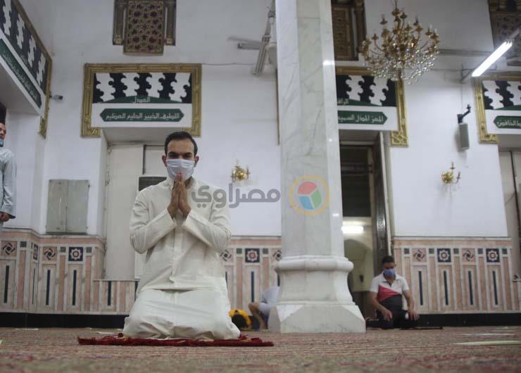 صلاة الفجر بالمساجد لأول مرة منذ إغلاق كورونا