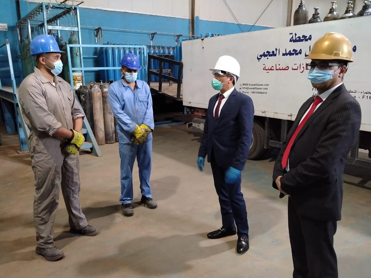 القوى العاملة تتابع صرف مستحقات العاملين بمصنع في الكويت 