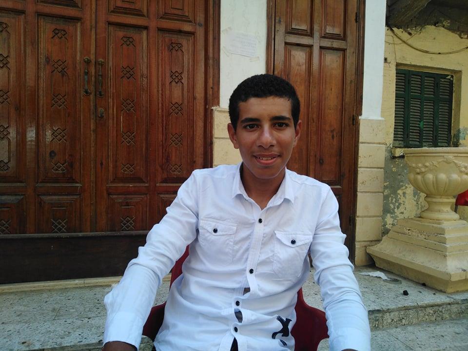 الطالب ابراهيم عبد الناصر بائع الفريسكا