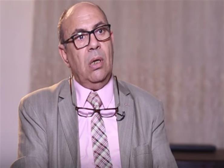 بالفيديو| مبروك عطية عن التنبؤ بما يحدث في العام الجديد: "كفاية حرام مش ناقصة" بالفيديو| مبروك عطية عن التنبؤ بما يحدث في العام الجديد: "كفاية حرام مش ناقصة"
