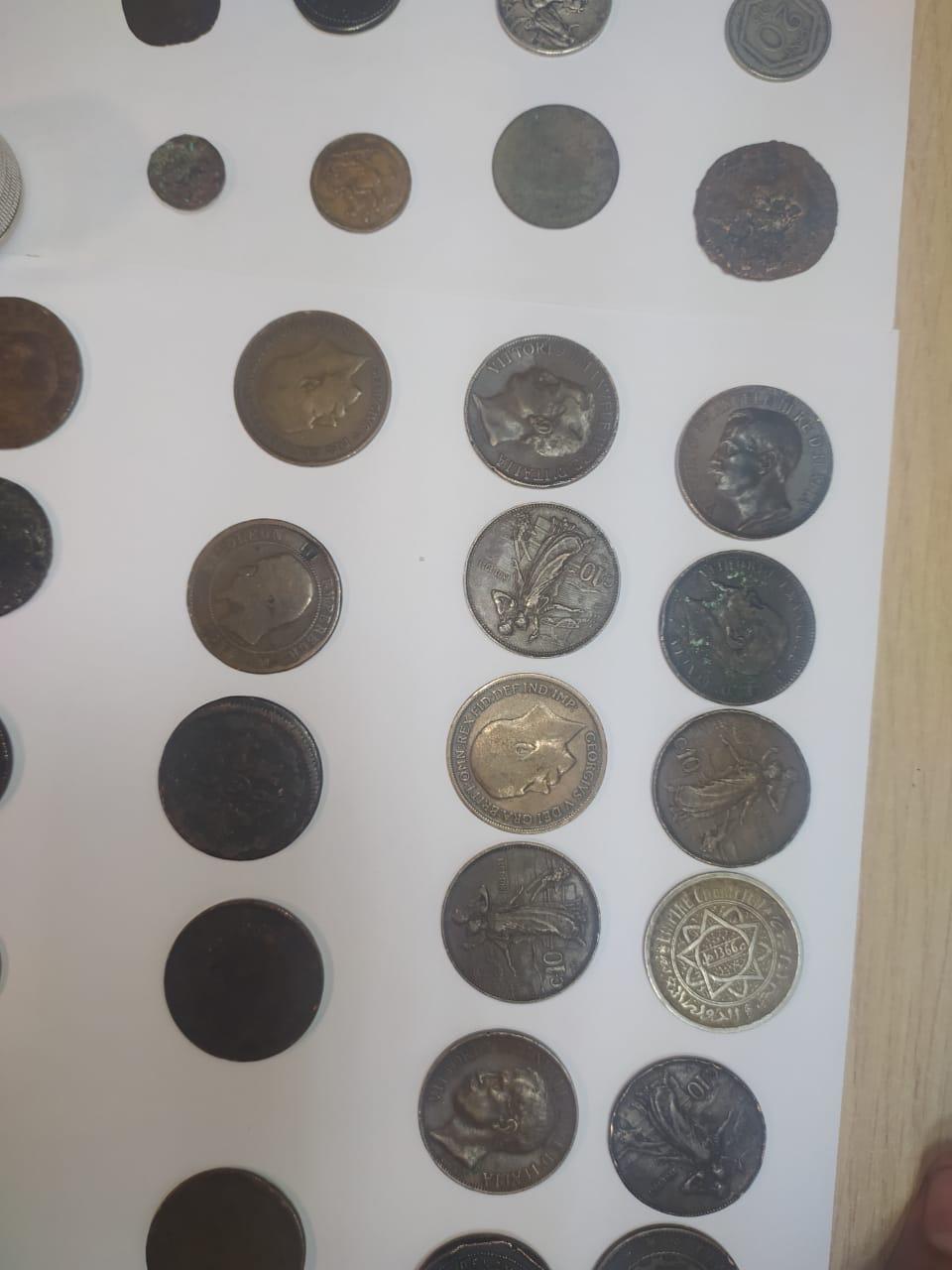 العملات الأثرية المضبوطة