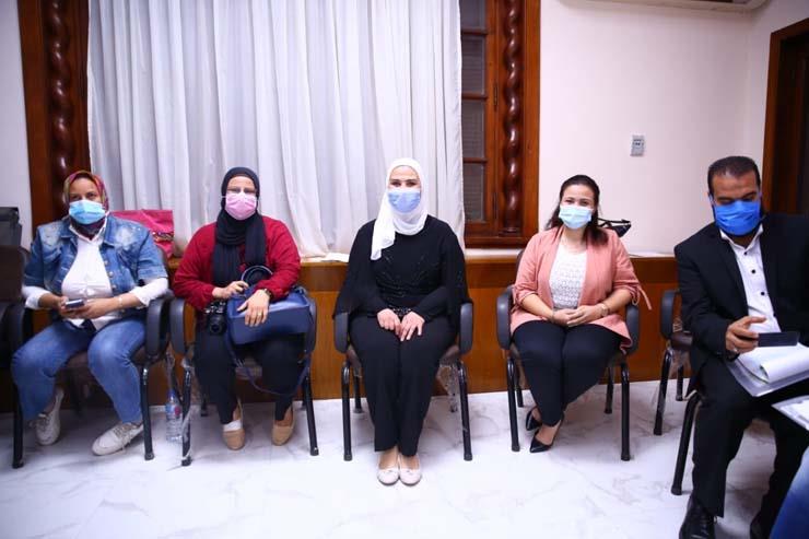 زيارة وزيرة التضامن لمعهد بحوث الصحة الإنجابية بالإسكندرية