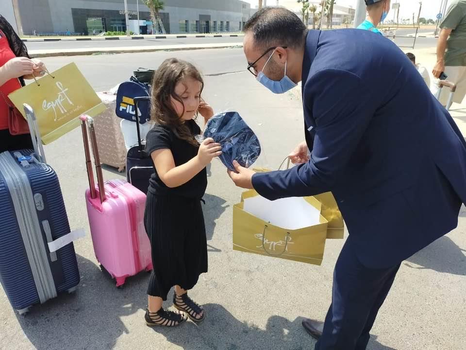  استقبال السائحين في مطار شرم الشيخ