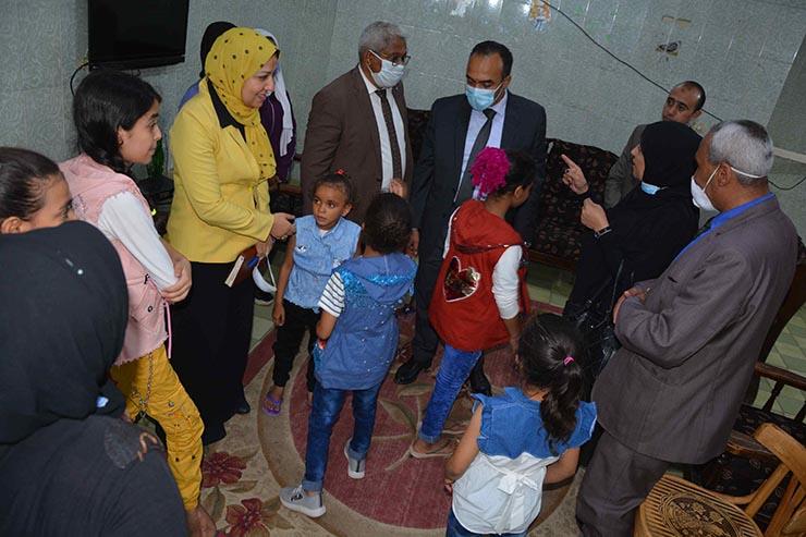 نائب محافظ المنيا يزور مؤسسة البنات 