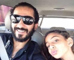 أحمد حلمي مع ابنته
