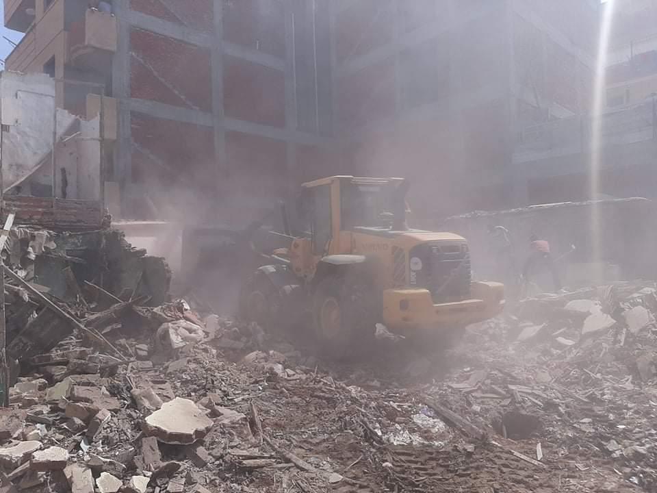 إزالة مباني مخالفة على مساحة 825 متر مربع في بورسعيد