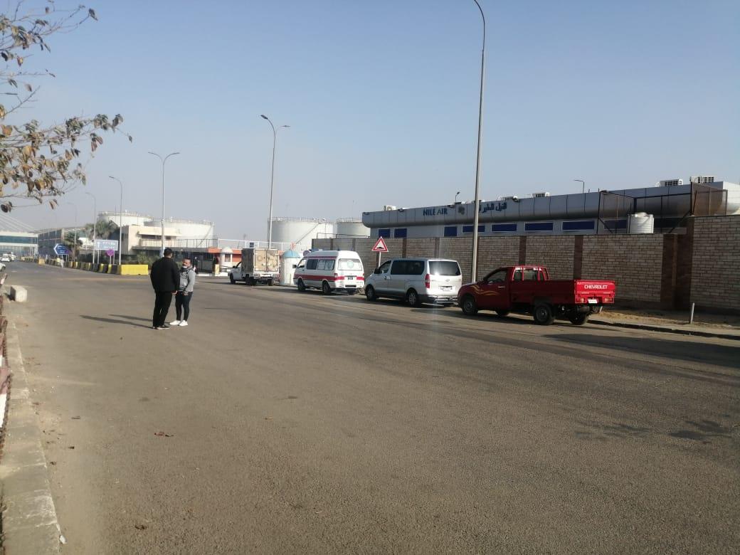 وصول أسر ضحايا المعتمرين المصريين بالسعودية مطار القاهرة لاستلام الجثامين