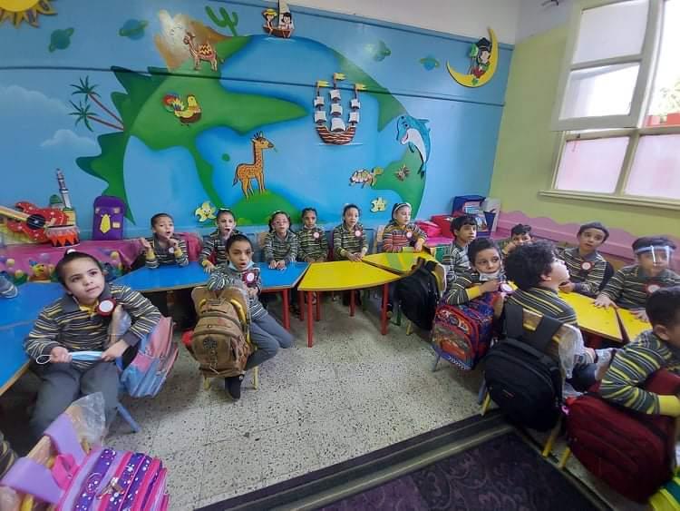 محافظ أسيوط يتفقد المدارس لمتابعة انتظام العملية التعليمية