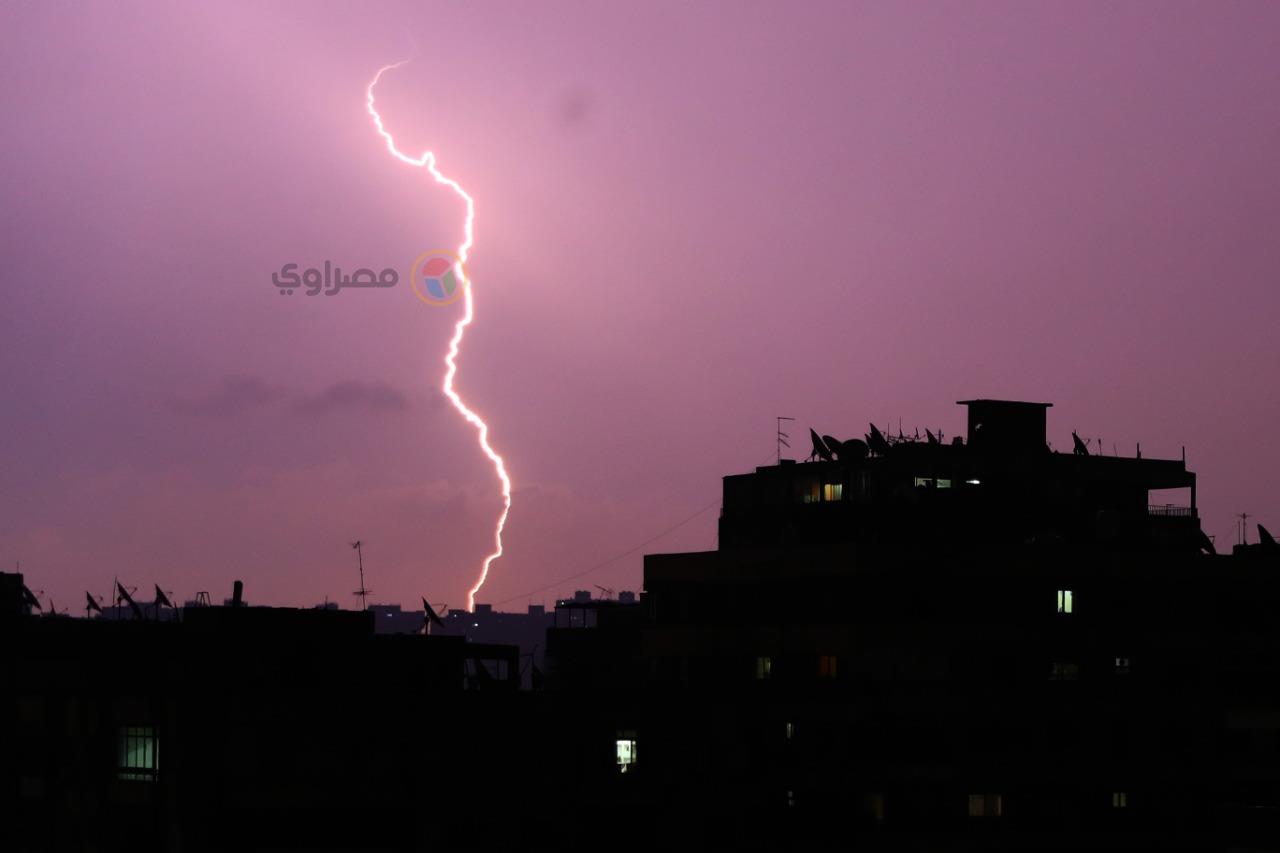 برق ورعد وأمطار على مصر فجر اليوم 