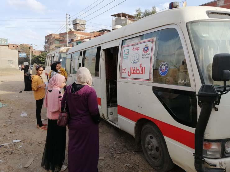 فحص 1698 حالة بالمجان خلال قافلة طبية في دمياط