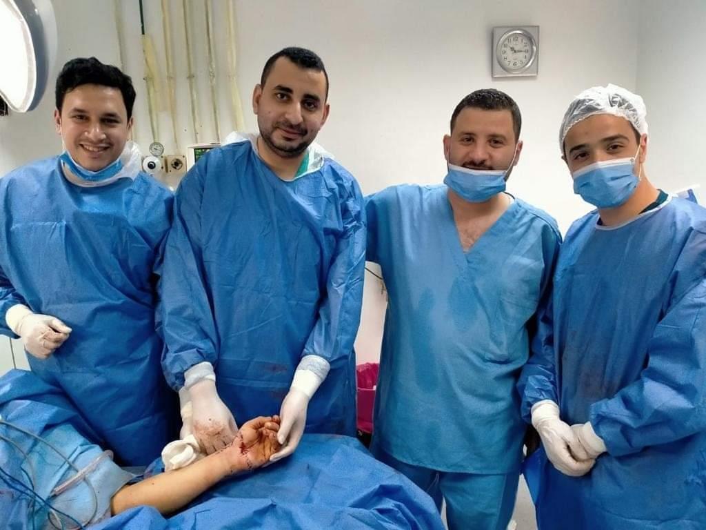 بعد مرور 6 أشهر.. يد مبتورة تعود للحياة بعملية جراحية في مستشفى جامعة المنوفية بعد مرور 6 أشهر.. يد مبتورة تعود للحياة بعملية جراحية في مستشفى جامعة المنوفية