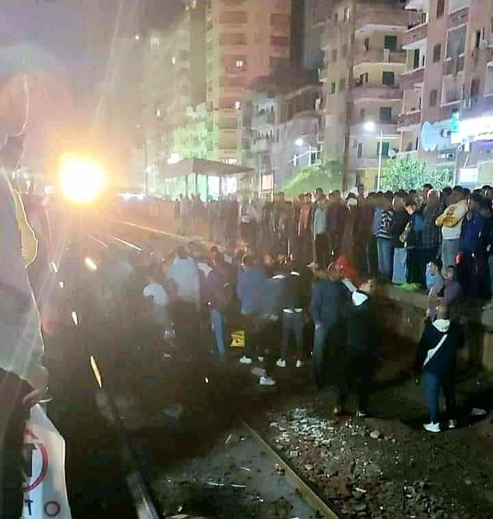 سقوط طفل من قطار أبو قير (1)