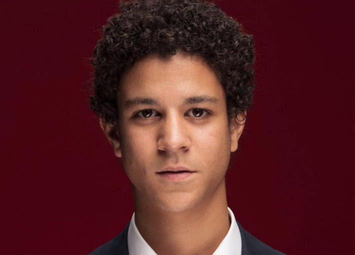 أحمد داش ببدلة لامعة في خامس أيام القاهرة السينمائي أحمد داش ببدلة لامعة في خامس أيام القاهرة السينمائي