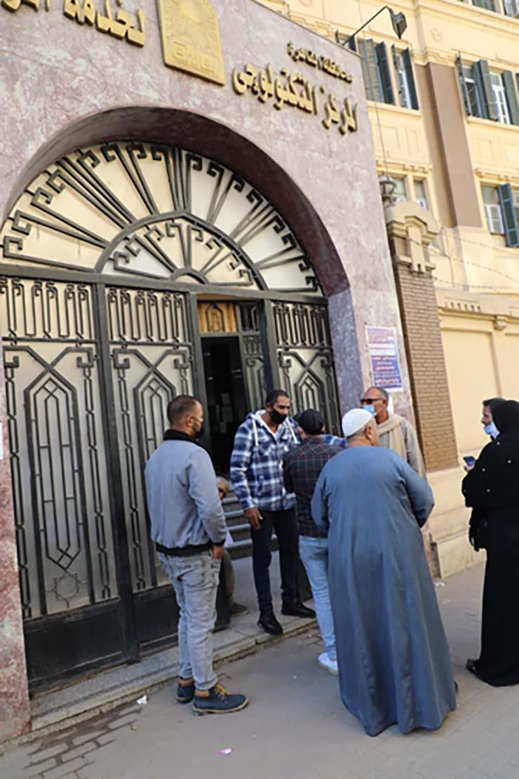 منع دخول المواطنين غير الملقحين للمصالح الحكومية بالقاهرة 