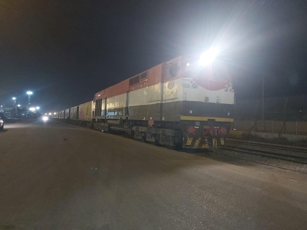 وصول ثالث رحلات قطار حاويات ميناء السخنة إلى ميناء بورسعيد