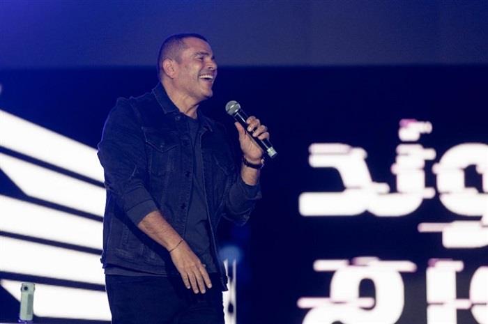 الآلاف أمام عمرو دياب في حفل ختام مهرجان "ميدل بيست" بالسعودية (فيديو) الآلاف أمام عمرو دياب في حفل ختام مهرجان "ميدل بيست" بالسعودية (فيديو)